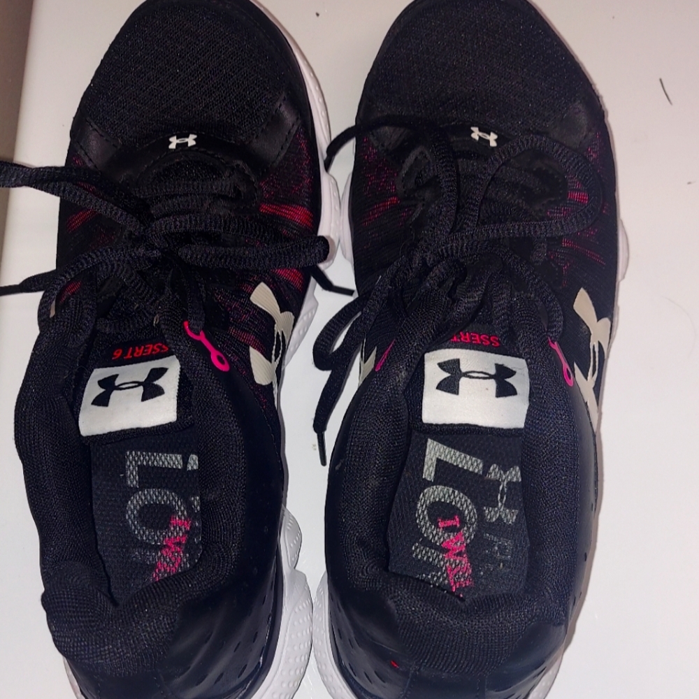 Under Armor Tennis Shoes